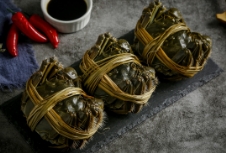 好的包裝設(shè)計(jì)能夠使產(chǎn)品脫穎而出，吸引消費(fèi)者的目光