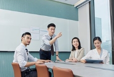 現(xiàn)代VI設(shè)計(jì)有著靈活性、全球化傳播能力以及數(shù)據(jù)驅(qū)動(dòng)的精準(zhǔn)策略
